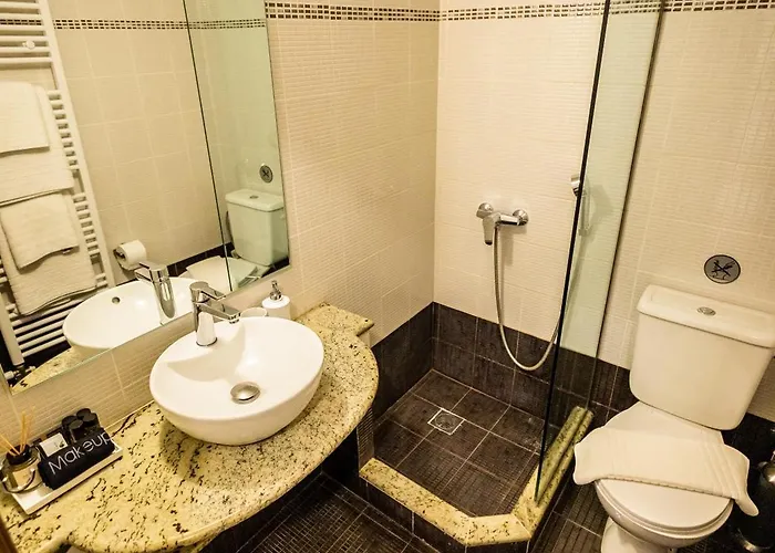 Maron ιι με τζάκι Калаврита